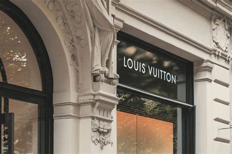 Louis Vuitton internships